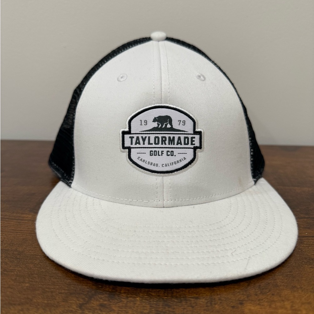 TaylorMade Flat Brim Snapback Golf Cap Hat Bear Logo